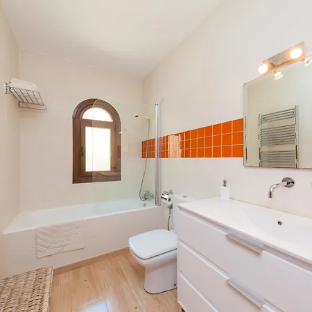 Villa Casa Paseo Platon, Very Close To The Beach, With Pool And Garden Cala Mandia (Mallorca)